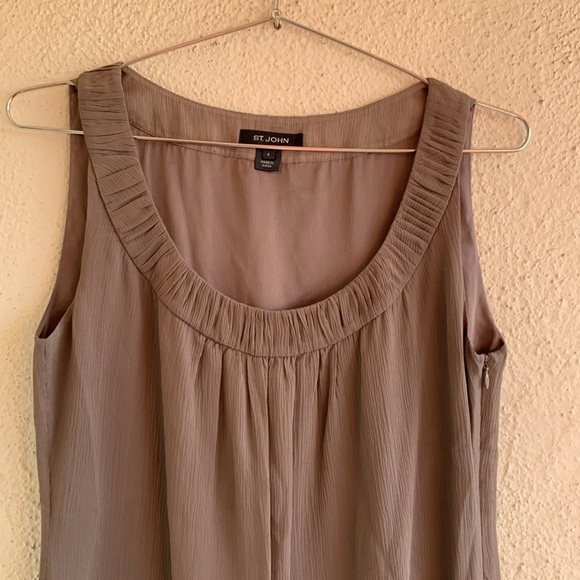 ST. JOHN Limestone Silk Sleeveless Pleated Scoop Neck Tank Top Size 4 - Picture 3 of 7